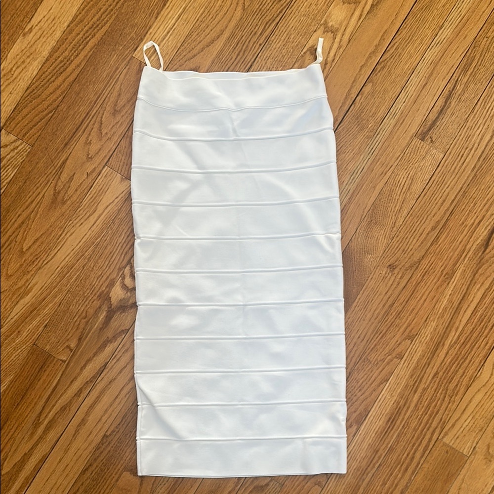 BCBGMaxAzria White Ribbed Midi Pencil Skirt Night Out